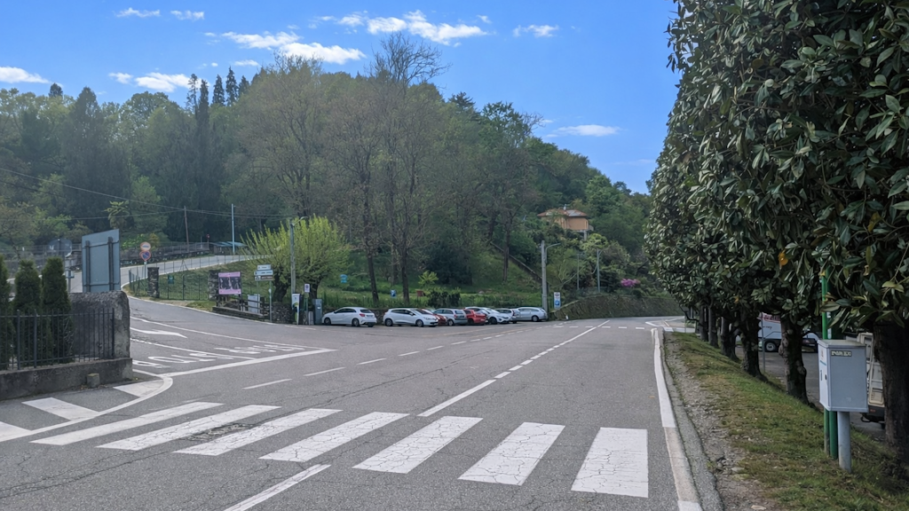 parcheggio a 1,3 km da Hotel Aracoeli